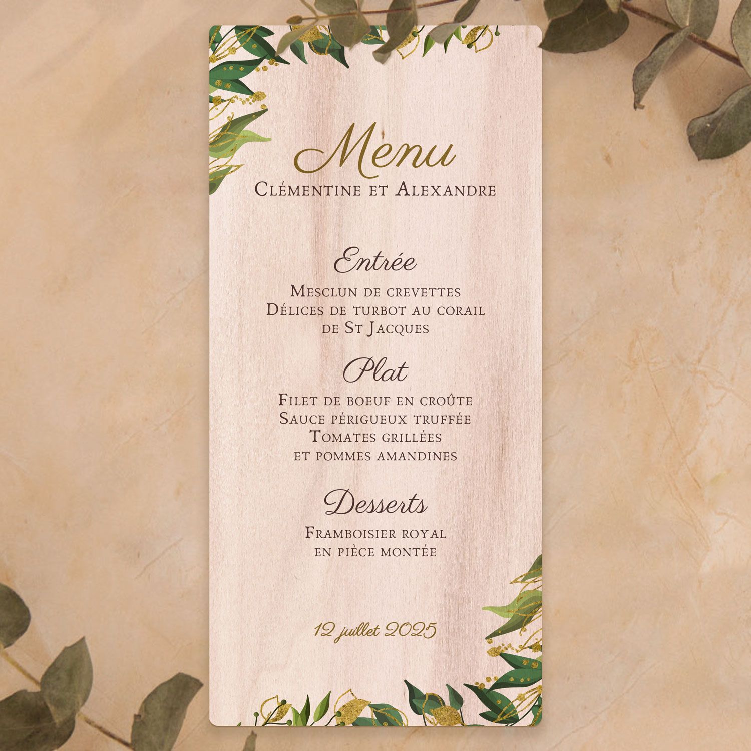 Menu de mariage sur bois sur le thème du printemps et chic feuillage