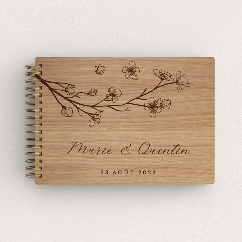 Livre d'or de mariage en bois gravé sur chêne - Branches fleuries - hover