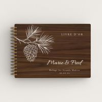 Livre d'or de mariage en bois personnalisé sur noyer avec une pomme de pin