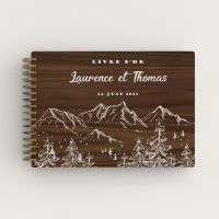 Livre d'or de mariage en bois personnalisé sur noyer montagne et neige