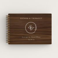 Livre d'or de mariage en bois personnalisé sur noyer avec initiales