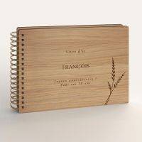 Livre d'or d'anniversaire en bois gravé sur chêne avec un épis de blé